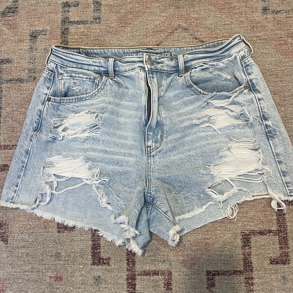 AE Denim Mom Shorts. Size 14
